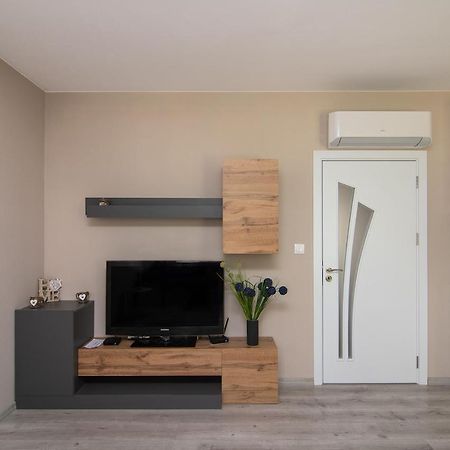 شقة Cozy Flats Nearby Center Free Park Area فارنا المظهر الخارجي الصورة