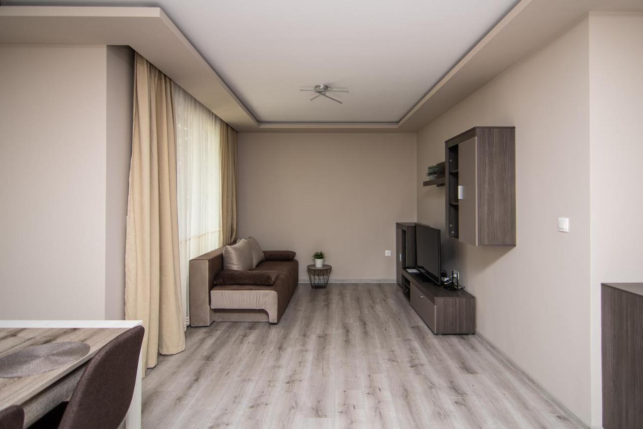 شقة Cozy Flats Nearby Center Free Park Area فارنا المظهر الخارجي الصورة