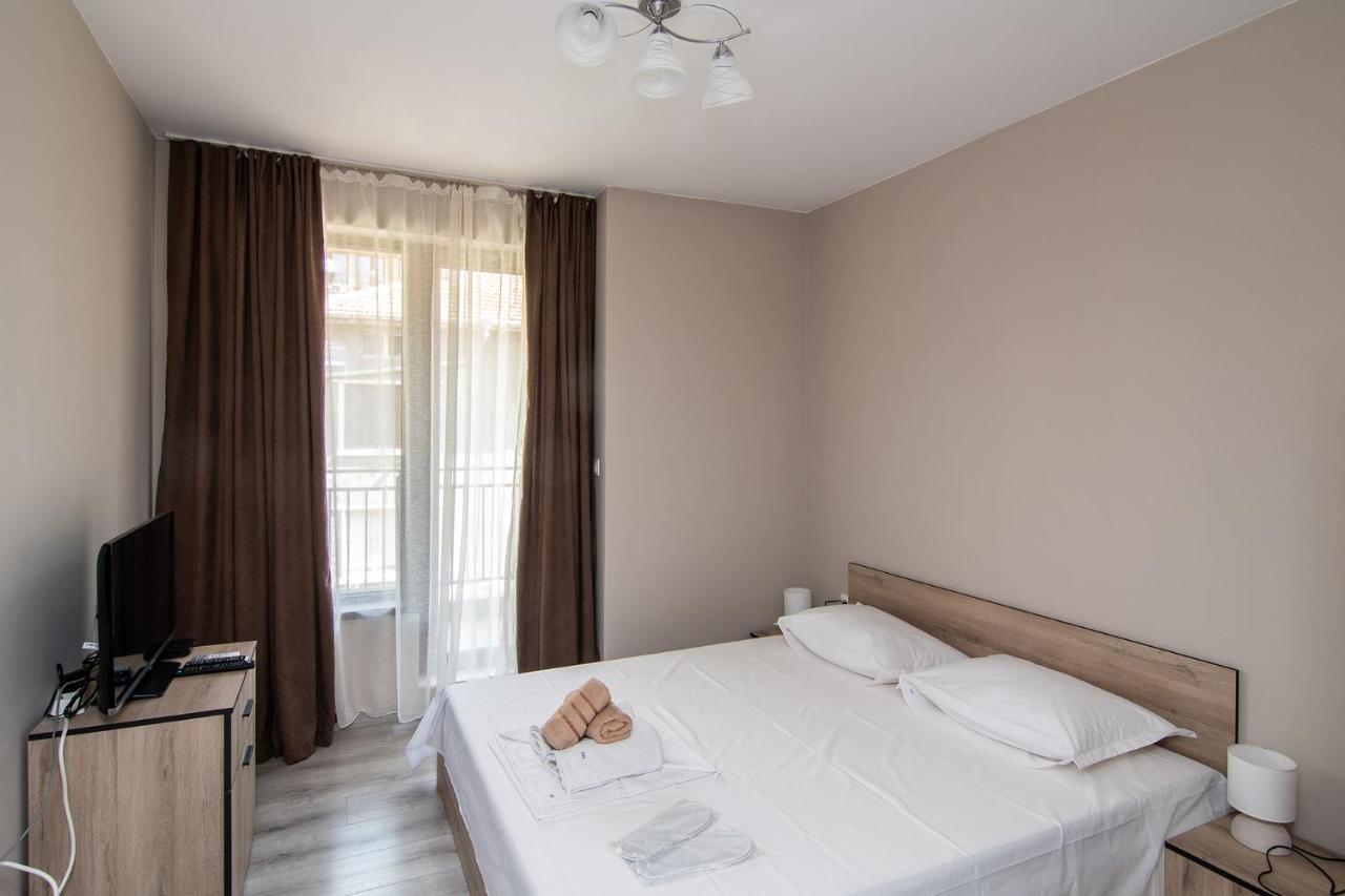شقة Cozy Flats Nearby Center Free Park Area فارنا المظهر الخارجي الصورة