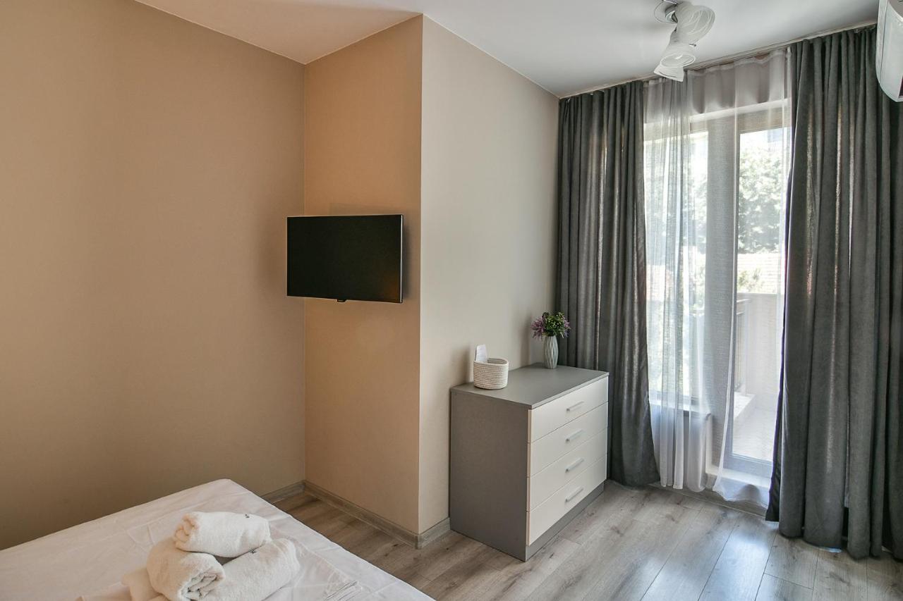 شقة Cozy Flats Nearby Center Free Park Area فارنا المظهر الخارجي الصورة