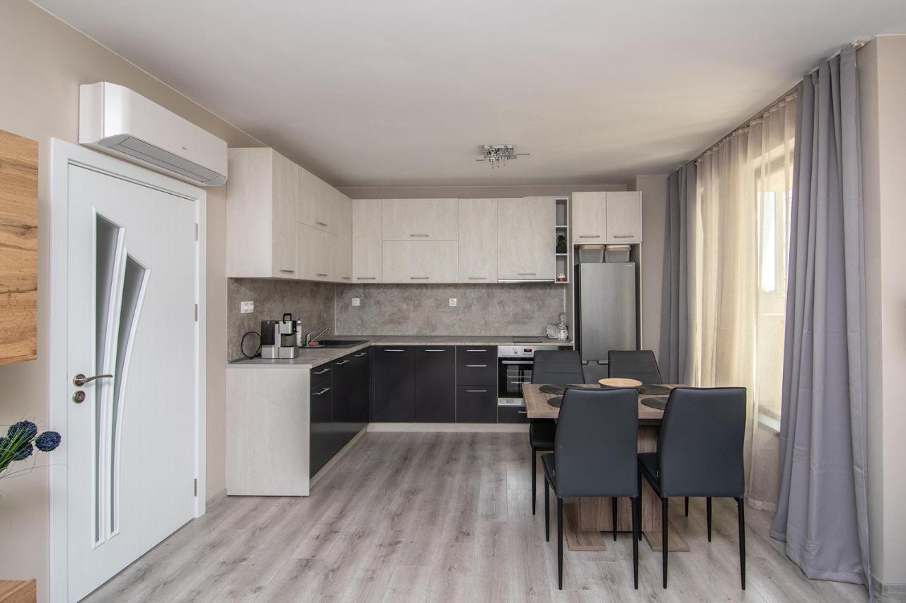 شقة Cozy Flats Nearby Center Free Park Area فارنا المظهر الخارجي الصورة