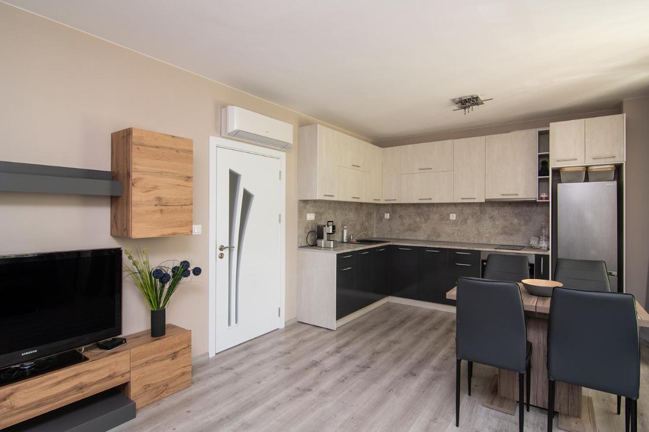 شقة Cozy Flats Nearby Center Free Park Area فارنا المظهر الخارجي الصورة