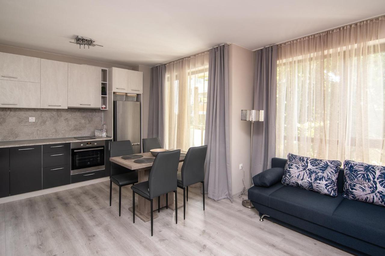 شقة Cozy Flats Nearby Center Free Park Area فارنا المظهر الخارجي الصورة